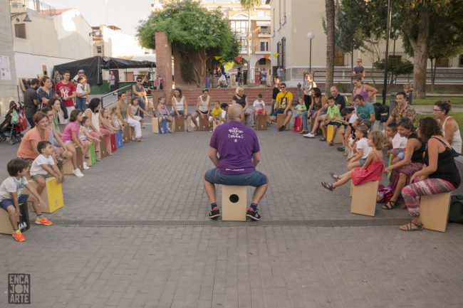 Taller de cajon en familia